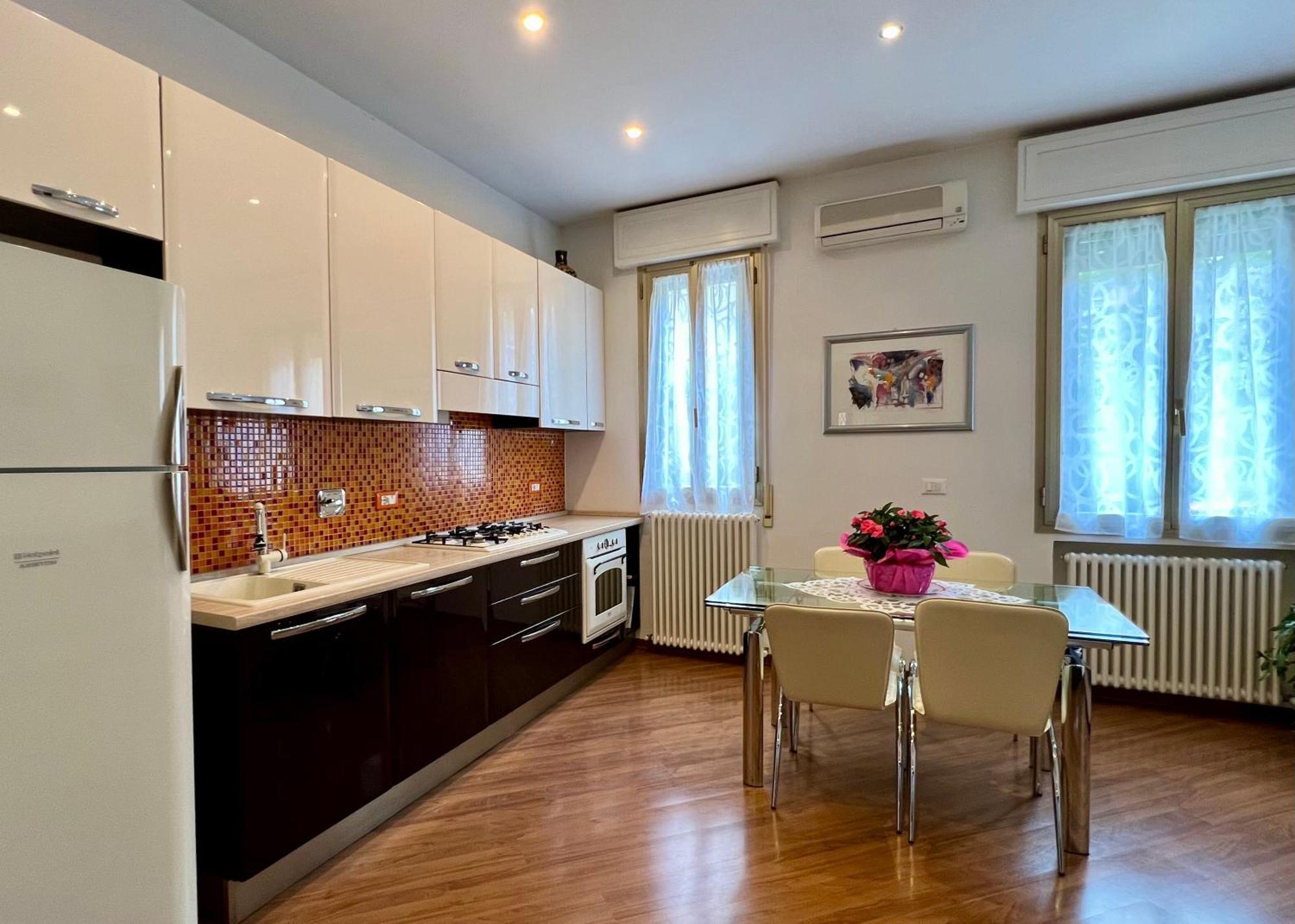 Charming Apartment Near Saragozza Μπολόνια Εξωτερικό φωτογραφία